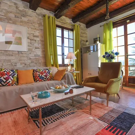 Gorgeous In Saint-laurent-du-verdo *