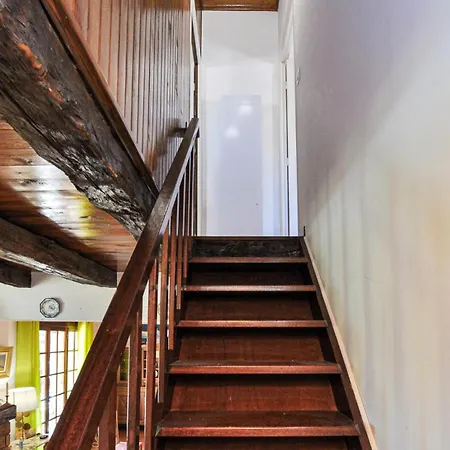 Gorgeous In Saint-laurent-du-verdo Semesterbostad