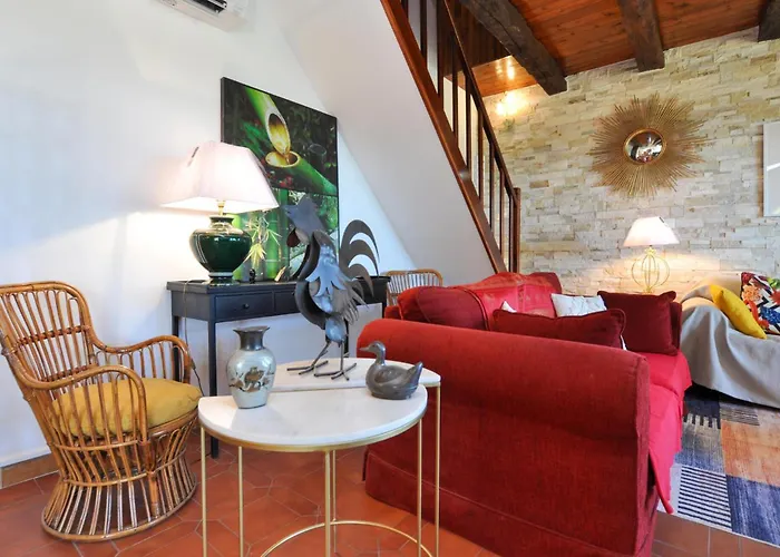 Gorgeous In Saint-laurent-du-verdo