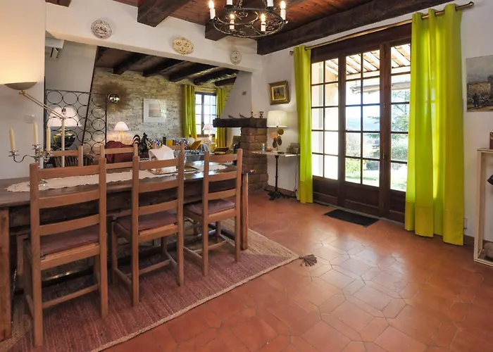 Holiday home Gorgeous In Saint-laurent-du-verdo *